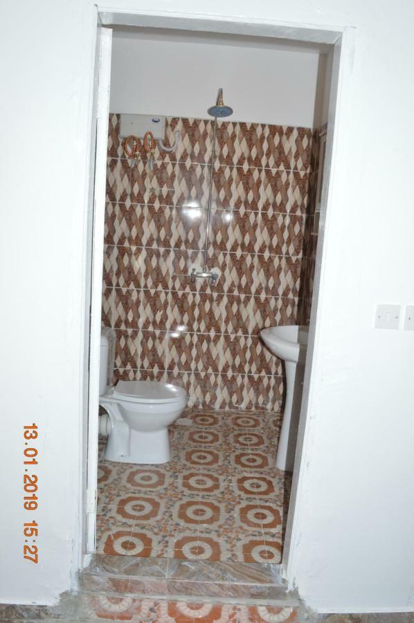 Sukuta Nema Guest House バンジュール エクステリア 写真